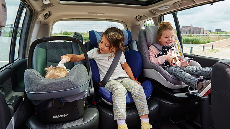 the-importance-of-car-seats-for-kids-when-using-car-services-boston