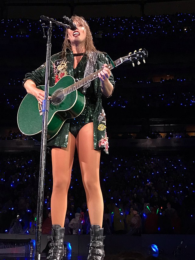 Vital tips for travelers to Foxborough Gillette Stadium & Taylor Swift concert.